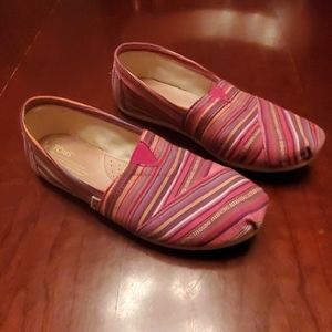 TOMS canvas shoe, size 8